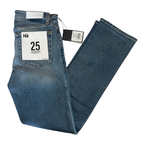 NWT | Re/Done The Pam Anderson Straight Leg Jeans
in Color Ladysmith - Picture 9 of 9